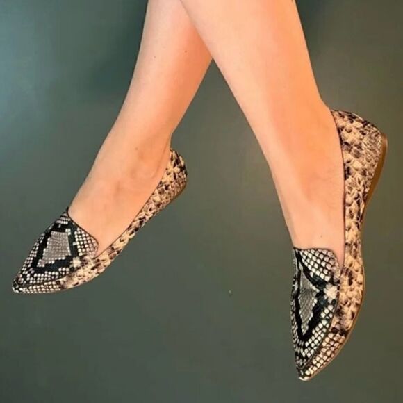 Steve Madden Pointed Toe Snake Skin Loafers - Picture 2 of 13